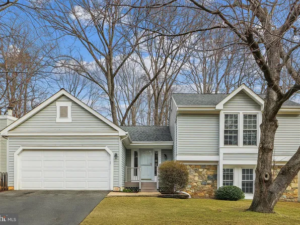 10922 Adare Dr, Fairfax, VA 22032