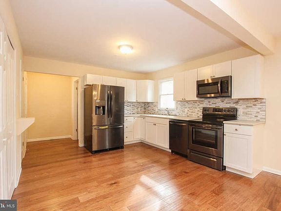 5th image of 33072 Marina Ct E