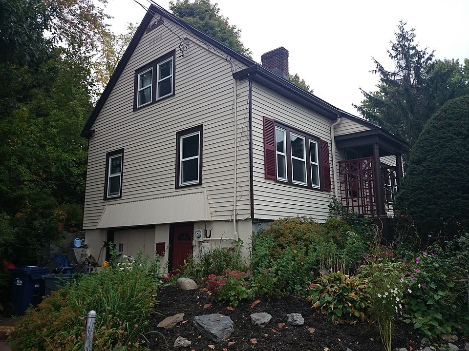 2nd image of 10 Bigelow Cir