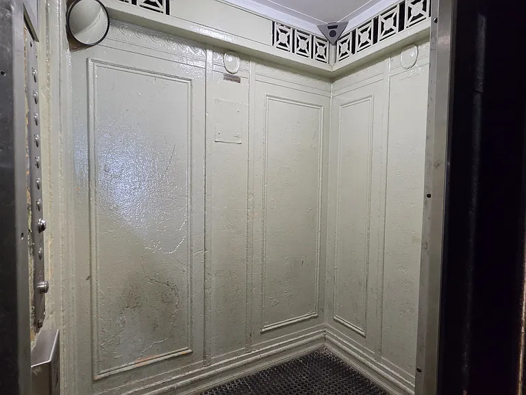 1012 Ocean Ave #4W — Photo 14