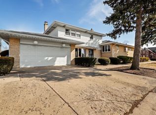 7458 W Winnemac Ave, Harwood Heights, IL 60706