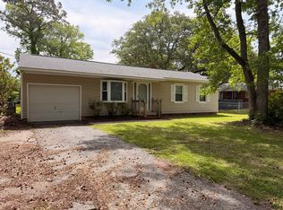 702 Colonial Ave, Morehead City, NC 28557