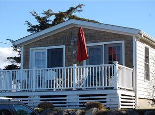 6 Edith Rd, Narragansett, RI 02882