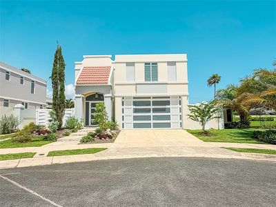 8 Mar De Bengal, Dorado, PR, 00646