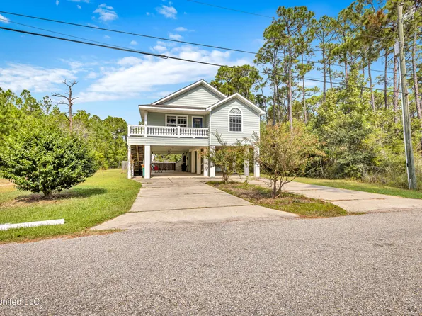 117 Sycamore Dr, Pass Christian, MS 39571