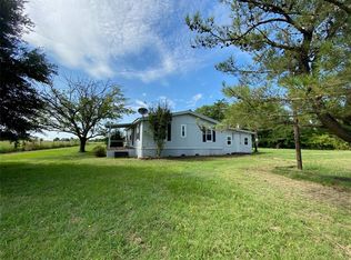 984 Yowell Hill Rd, Whitewright, TX 75491
