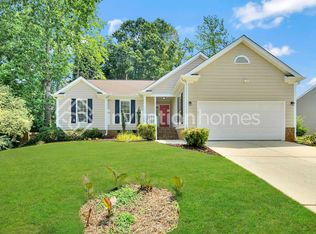 8300 Rocester Dr, Charlotte, NC 28215