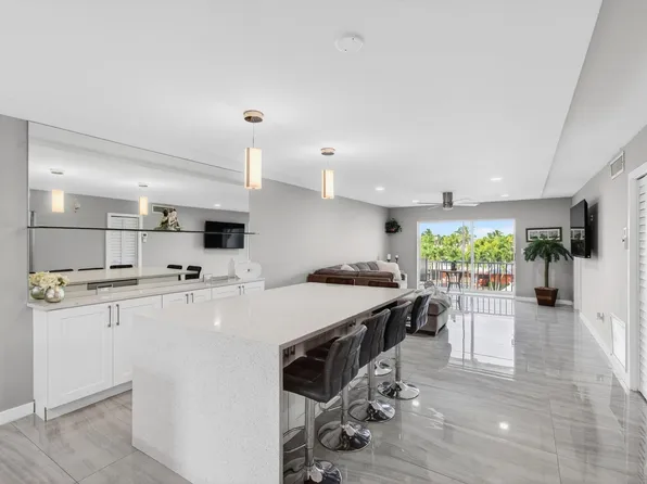 777 Jeffery Street #302, Boca Raton, FL 33487