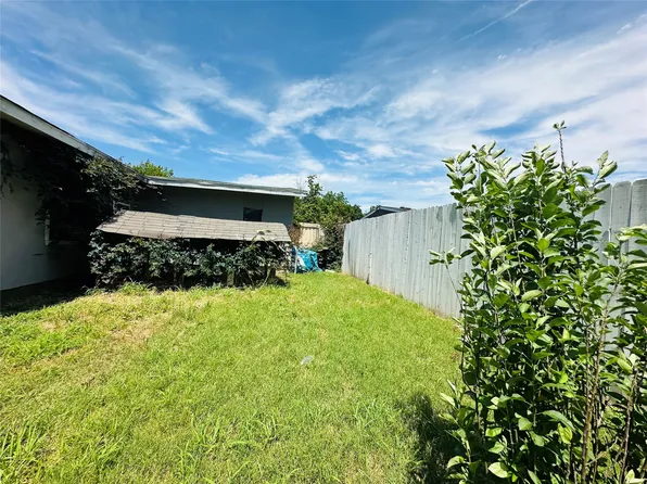 120 Woodbridge Way, Mesquite, TX 75149