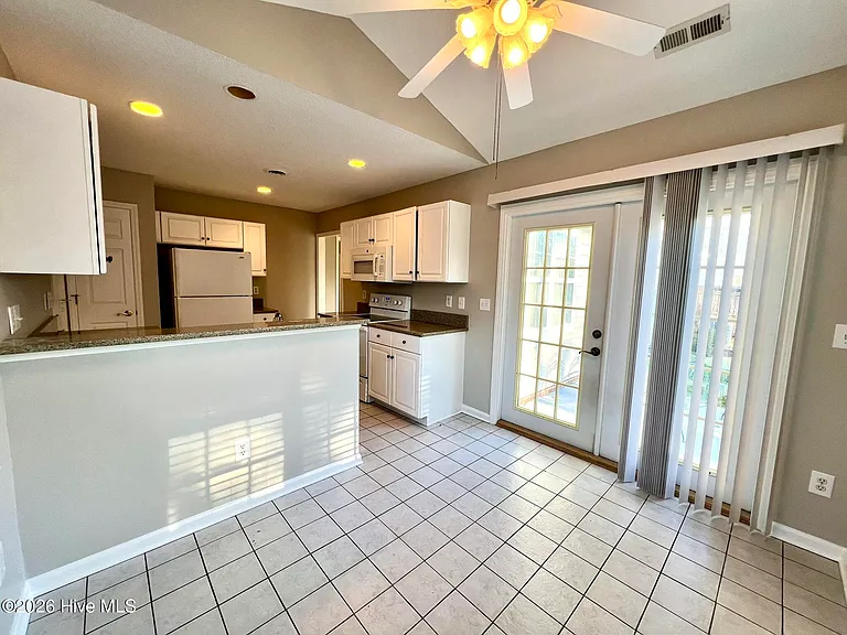 1006 Steeplechase Rd — Photo 9