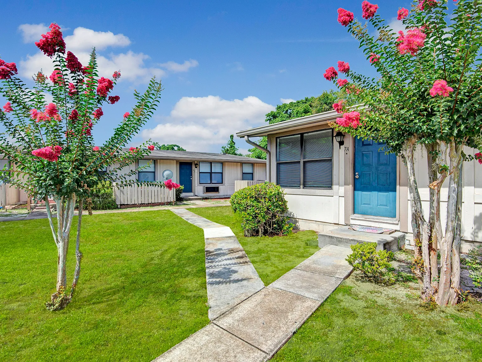 Applewood Apartments — Photo 4