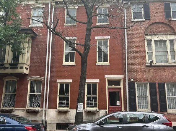 935 Spruce St, Philadelphia, PA 19107