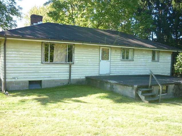 2nd image of 155 Farm Ln
