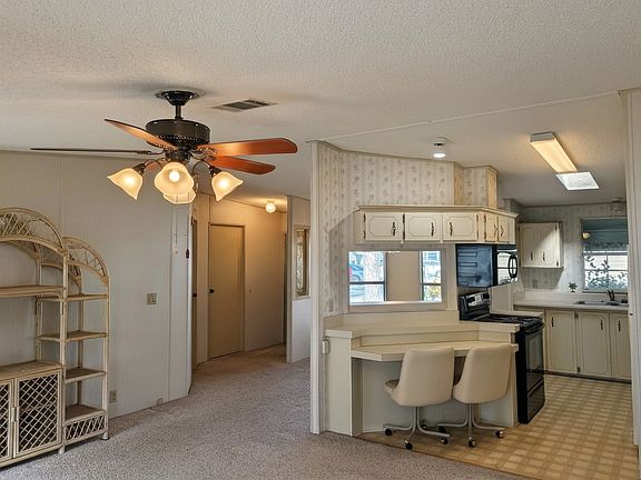 4th image of 1737 Conifer Ave #20