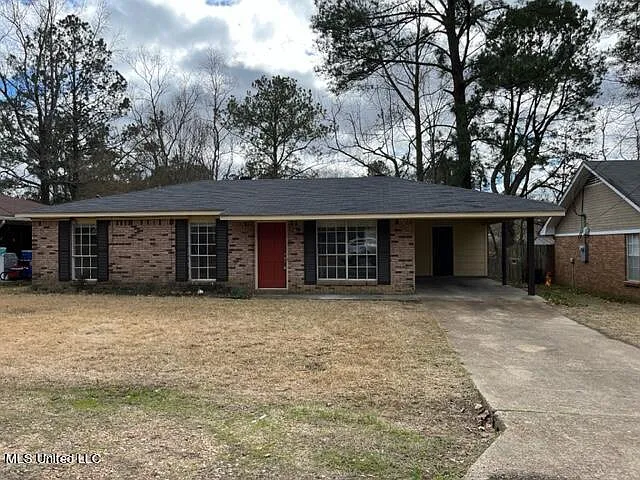 Photo 1 of 13 - 35 Lance Dr - Brandon, MS Primary Photo - 35 Lance Dr