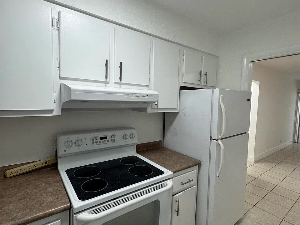 510 Lake Shore Dr #35