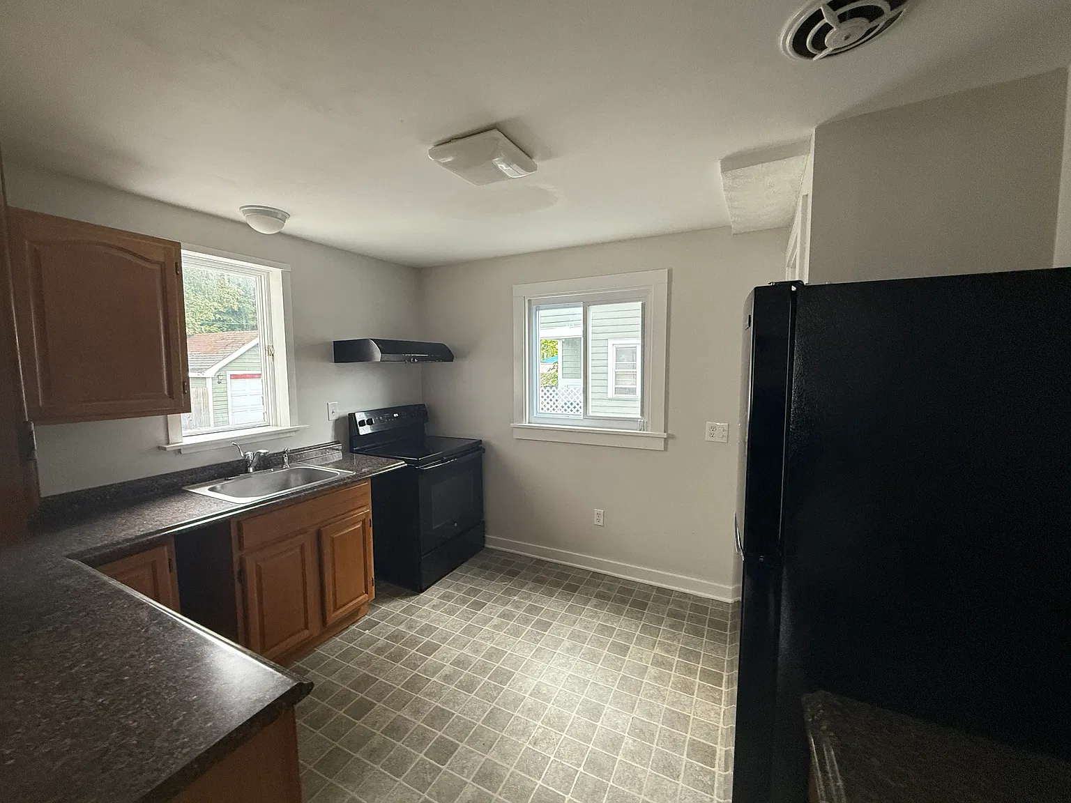 4 bed, 1530 sqft, $1,925 — Photo 3