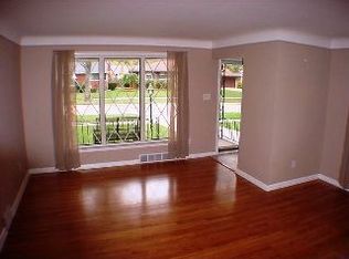 20420 Kenmore Ave, Harper Woods, MI 48225