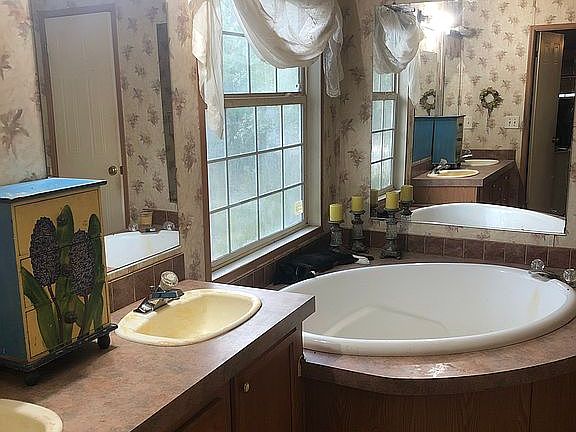 5th image of 510 Hickory Ln
