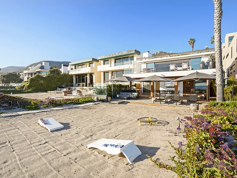 Endless sun, sand, and seaside fun_coastal living at its finest.