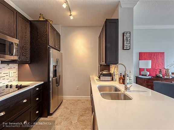 4th image of 2421 NE 65th St APT 612