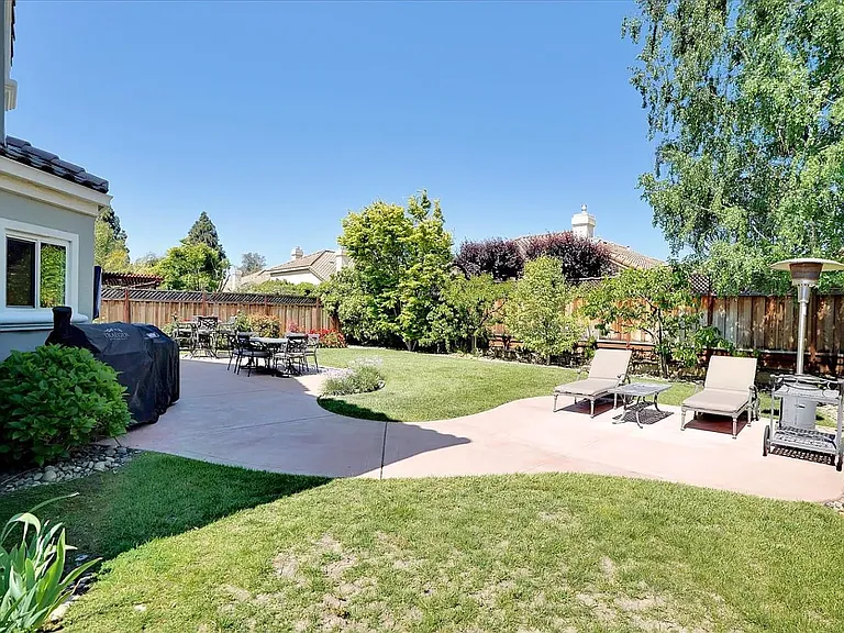 16940 Pine Way — Photo 13