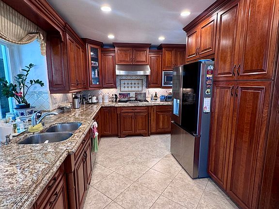 3rd image of 410 Sinaloa Rd