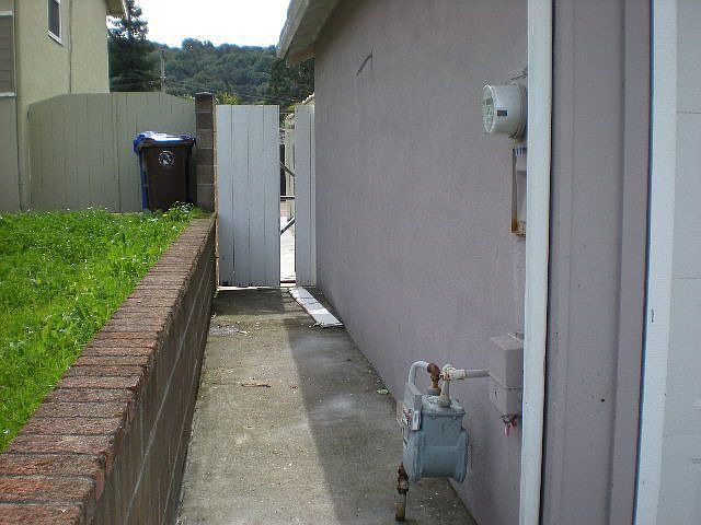 2nd image of 2442 Colusa St