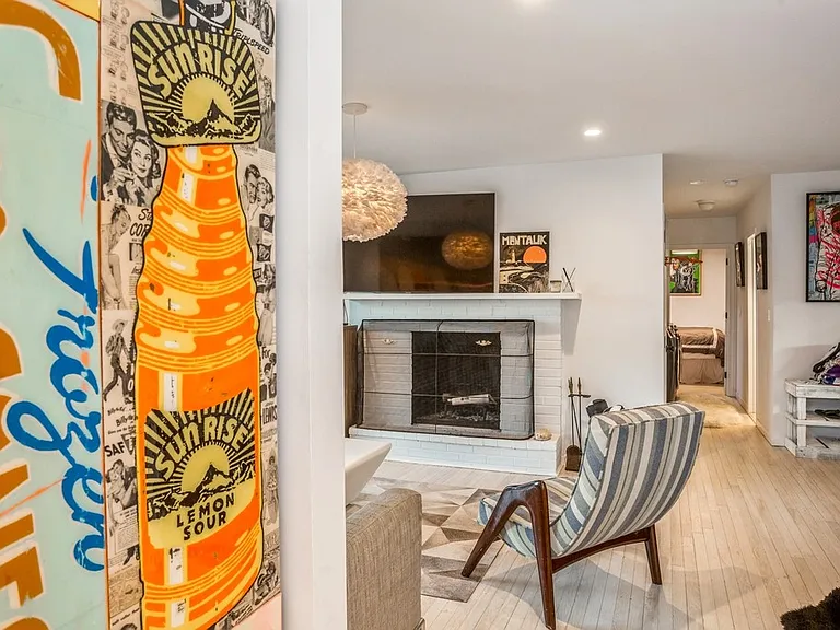 223 Kings Point Rd — Photo 25