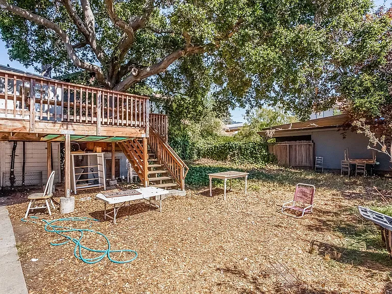 6458 Colby St — Photo 37