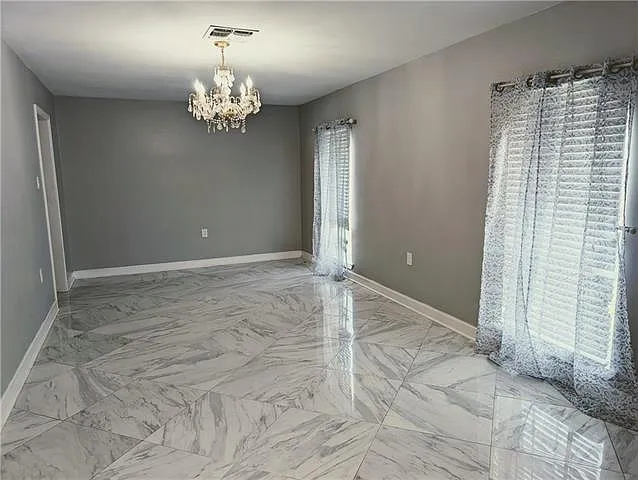 3 bed, 2.0 bath, 1450 sqft, $1,800 — Photo 2