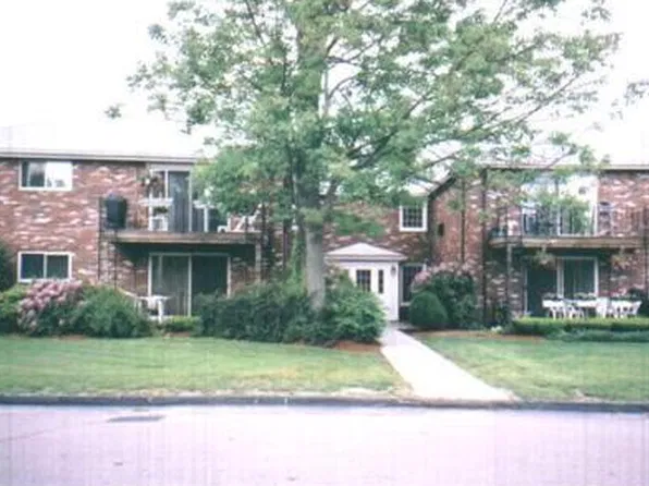 65 Fountain Ln APT 2, Weymouth, MA 02190