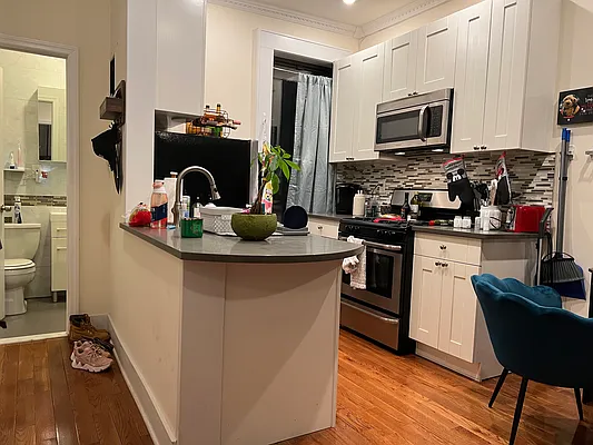 Rented by Voro New York | media 37