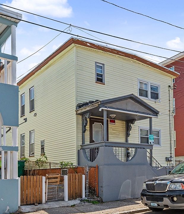 1st image of 18 Pleasant St
