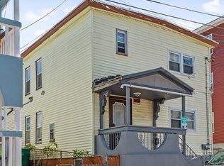 18 Pleasant St, Lowell, MA 01852