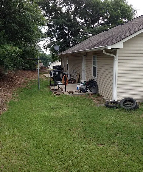 405 Gordon Hwy #B — Photo 2