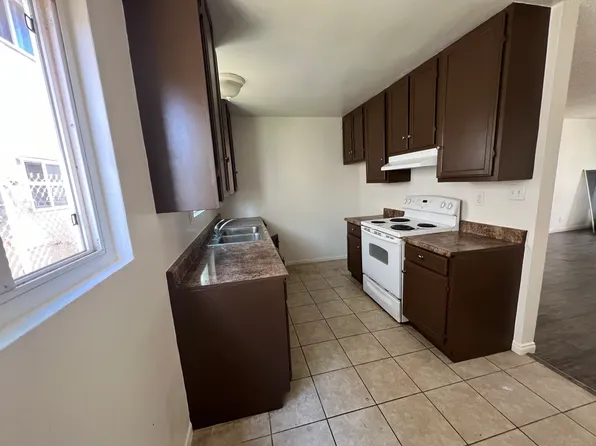 420 E Pleasant Valley Rd #2, Oxnard, CA 93033