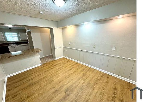 1st image of 3819 Black Oak Dr
