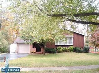 512 Falcon Rd, Audubon, PA 19403