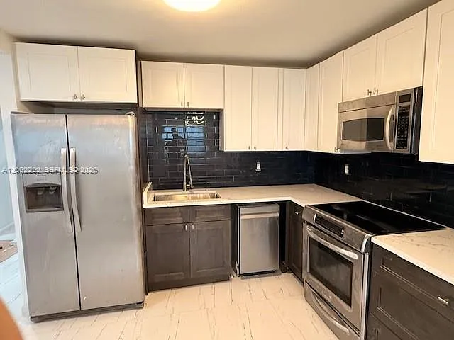 535 NW 23rd Ave — Photo 7