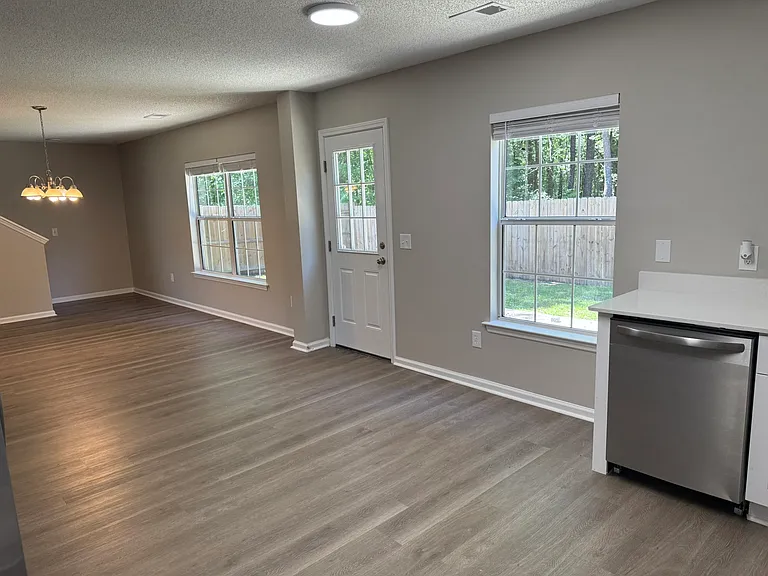 1016 Deerberry Rd — Photo 11