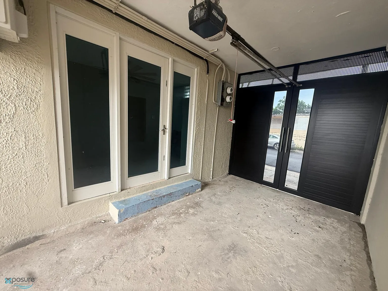 3 bed, 2.0 bath, 950 sqft, $2,300 — Photo 4