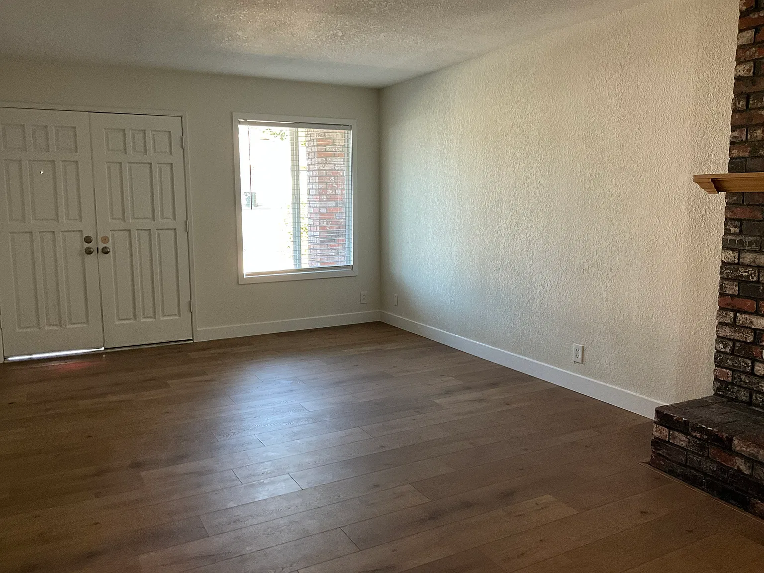 3 bed, 1200 sqft, $2,500 — Photo 3