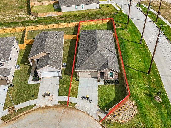 2nd image of 1943 Bemus Dr