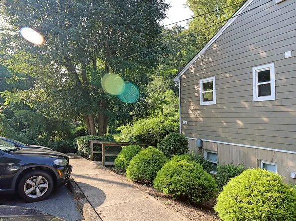 616 Rock Creek Rd #A, Charlottesville, VA 22903