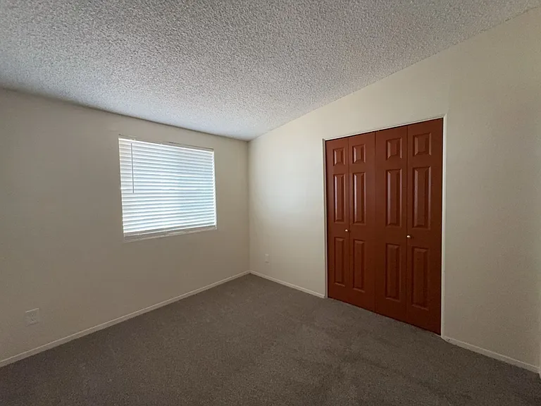 3733 Sparrow Dr — Photo 14