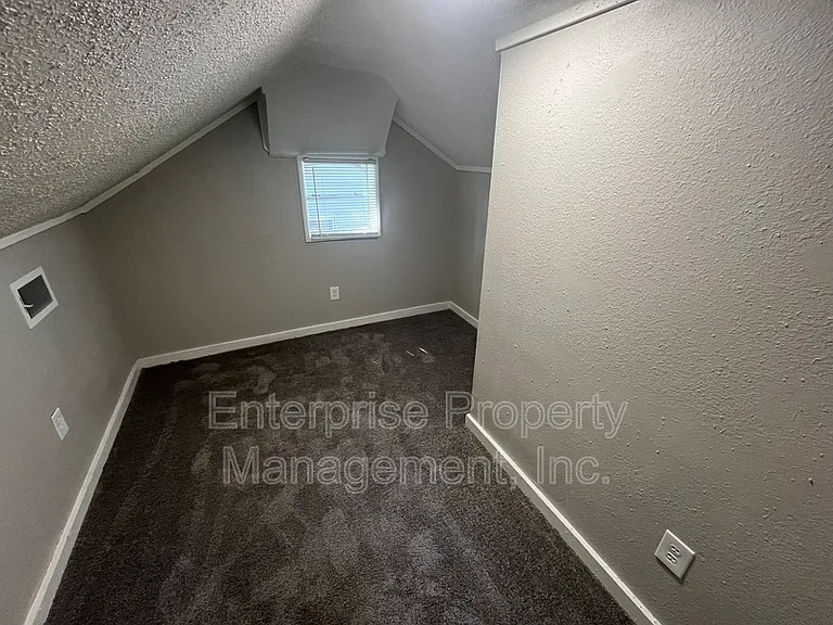 2447 Twain Ave — Photo 20