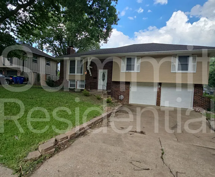 12805 Ewing Ave — Photo 2