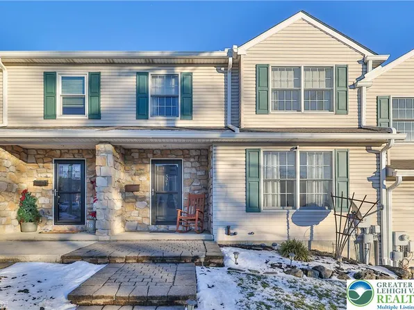 521 S New St, Nazareth, PA 18064