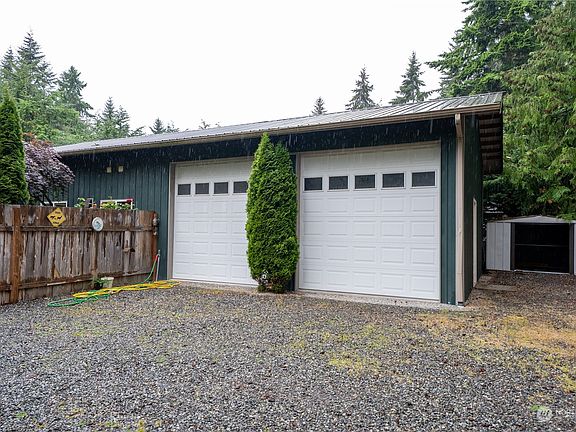 2nd image of 125 Woodridge Court